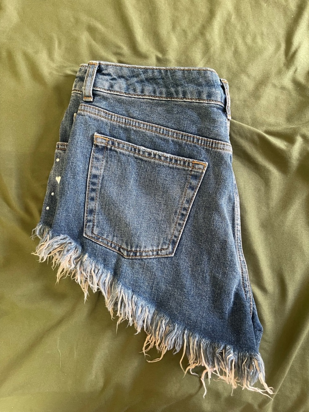 Topshop Moto Kiri cutoff shorts with silver heart detail - Picture 7 of 7